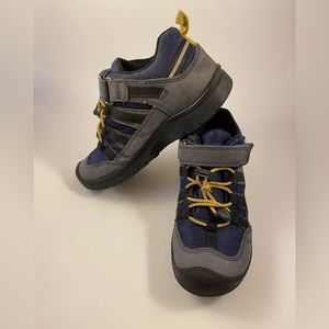 Keen Hikeport 2 boys shoes size 1 youth, waterproof